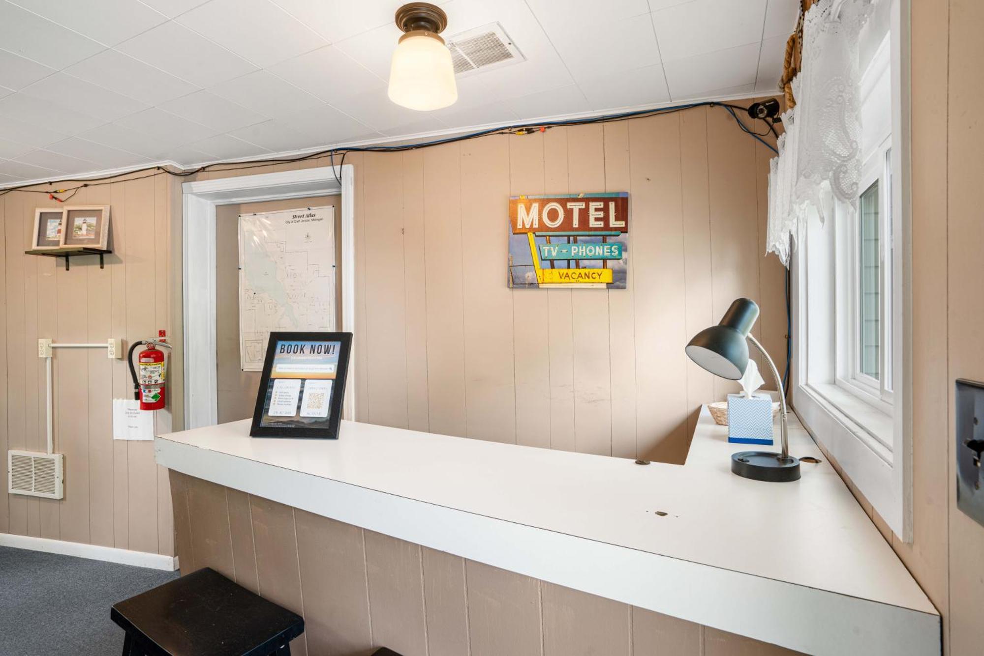 South Arm Retreats Motel East Jordan Kültér fotó